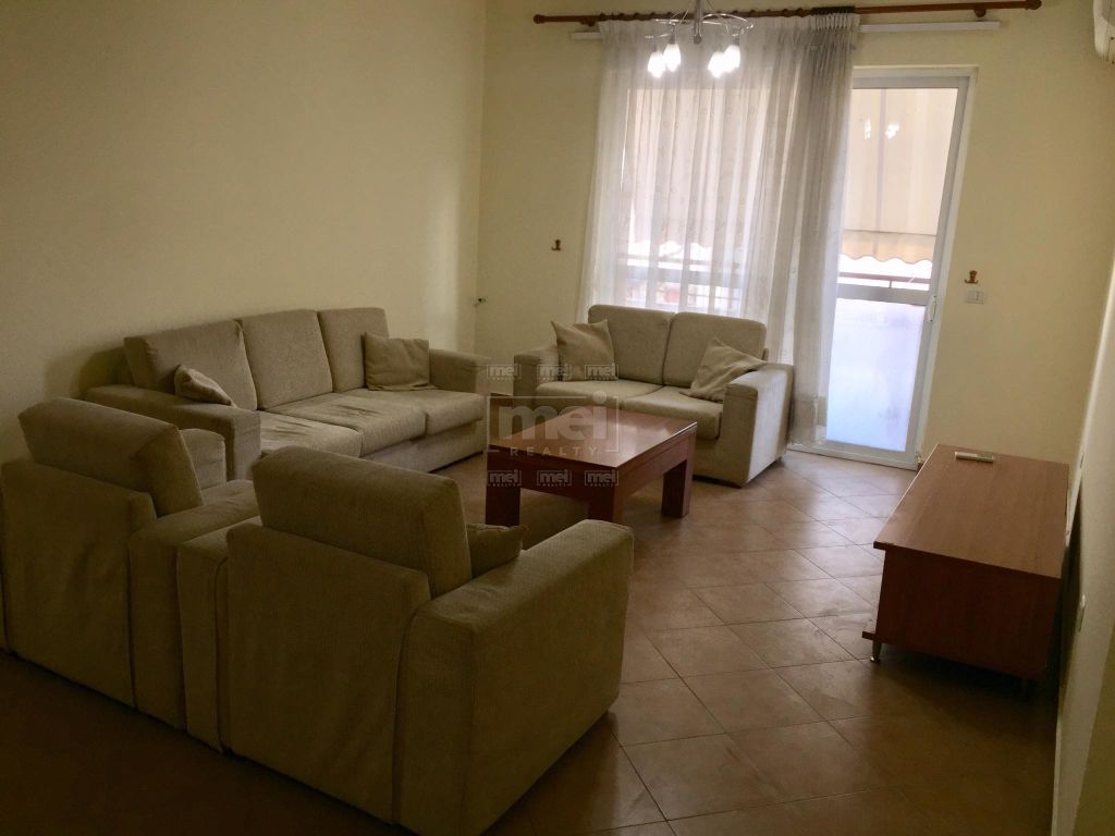 Tek Rruga E Kavajes, Jepet Me Qera Apartament 3+1