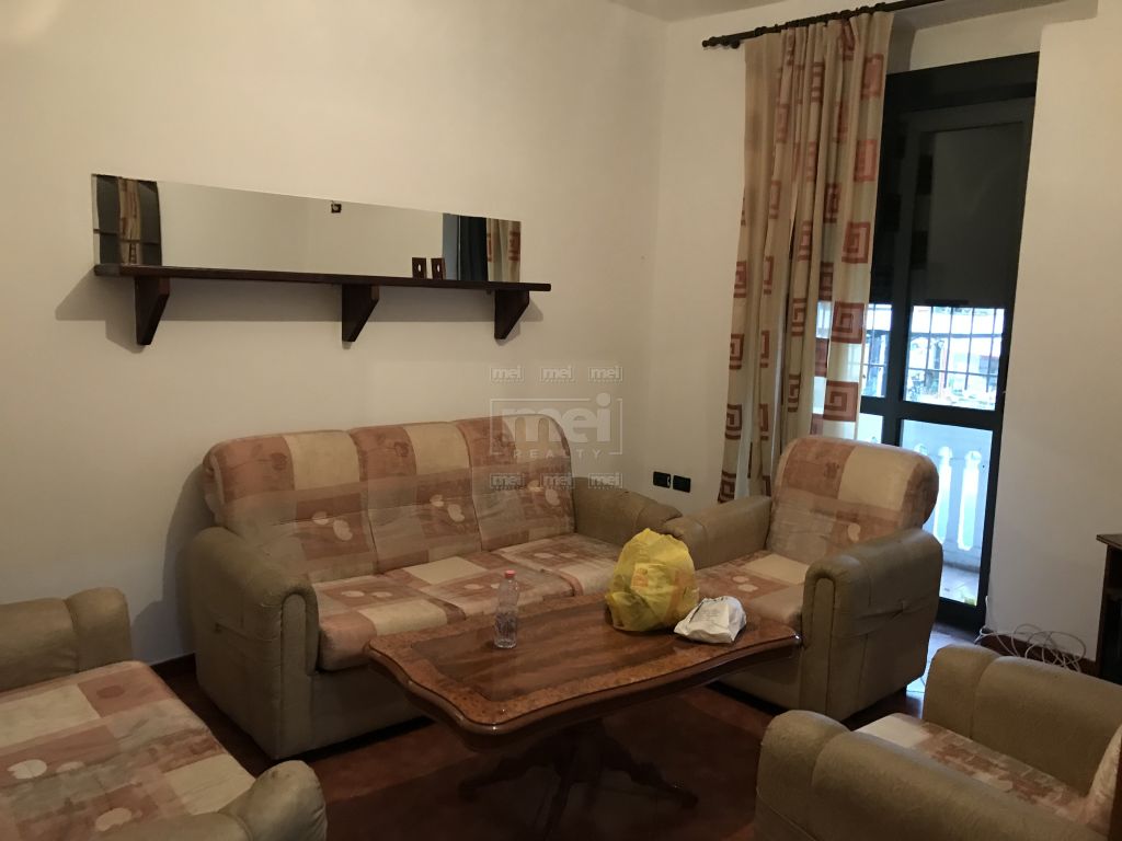 Bulevardi Bajram Curri, Jepet me qira apartament 1+1