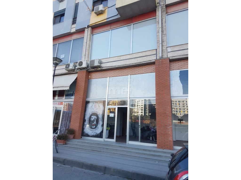 Tek Delijorgji Jepet Dyqan Me Qira
