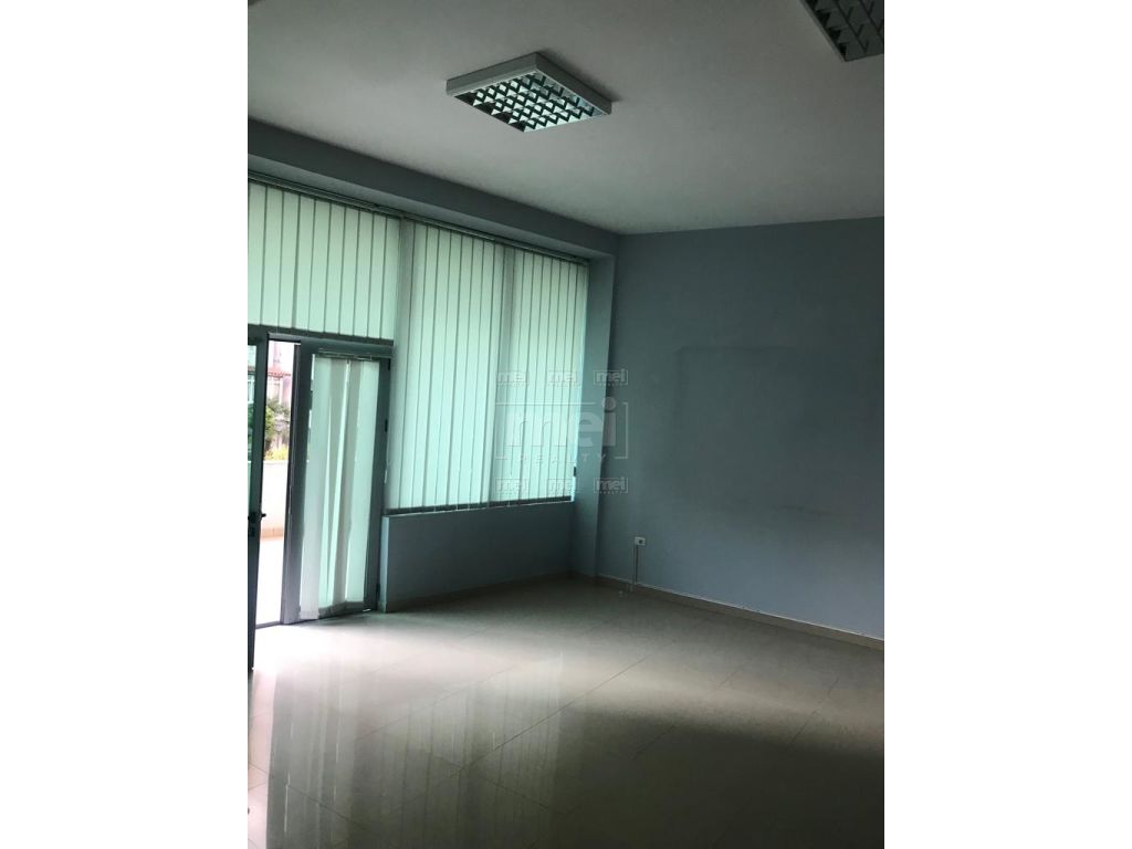 Komuna e Parisit, Jepet me Qira Ambient per Zyra
