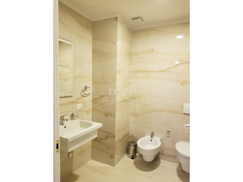 Bllok, Rrg. Perlat Rexhepi, Jepet me Qira Apartament 2+1