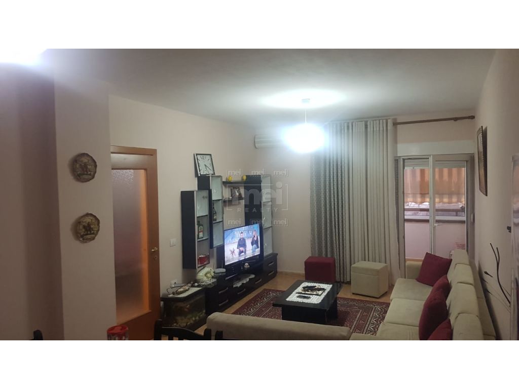 Don Bosko, Shitet Apartamenti 1+1 i Mobiluar.