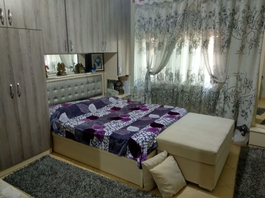 Ne Laprake, Blloku Gintash Shitet Apartament 2+1.