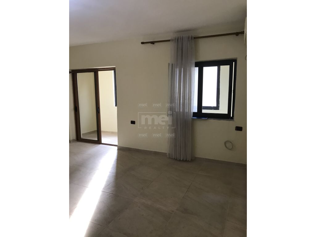 Ne qender te Tiranes, Shitet Apartament 1+1