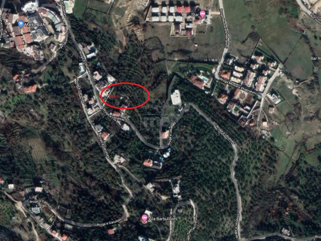 Tek Liqeni I Thate, Shitet Toke 250 m2 Me Certifikate Pronesie.