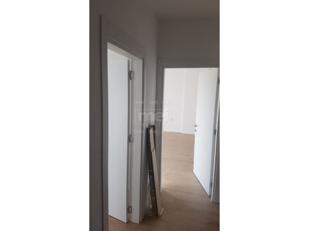 Ne Laprak Jepet Me Qira Apartament 1+1