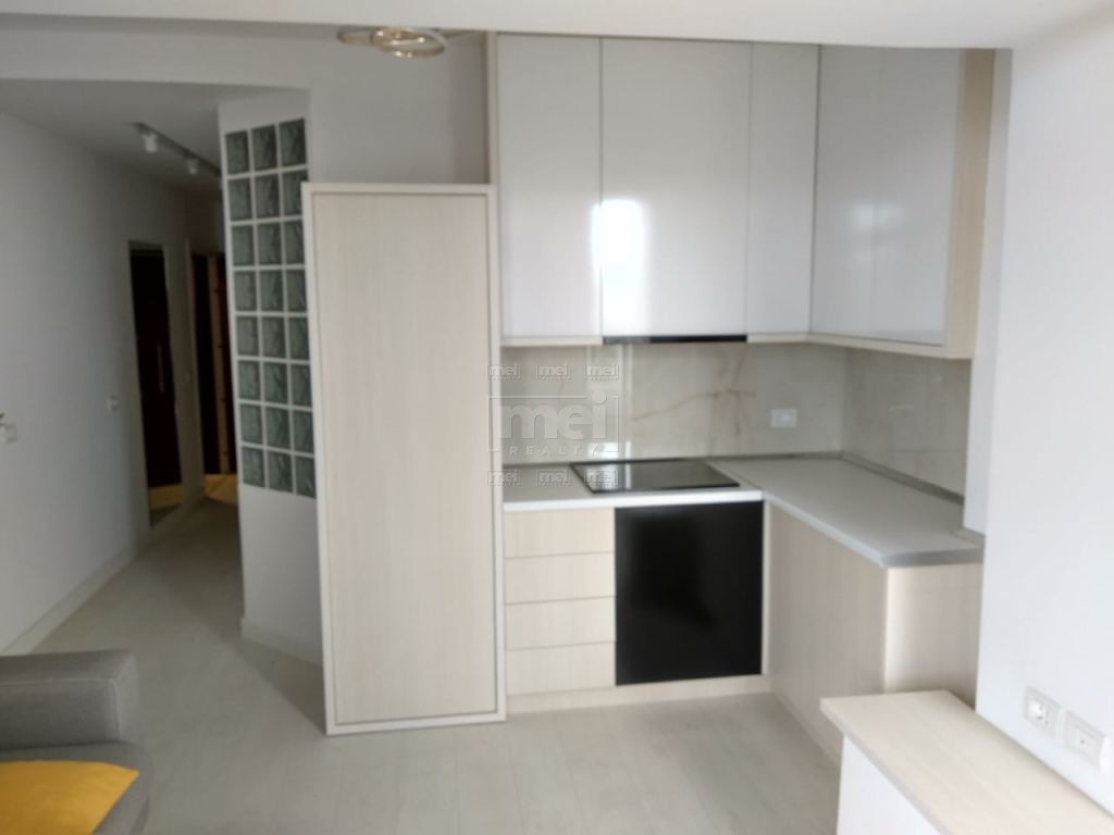 Stacioni I Trenit Shitet Apartament 1+1.