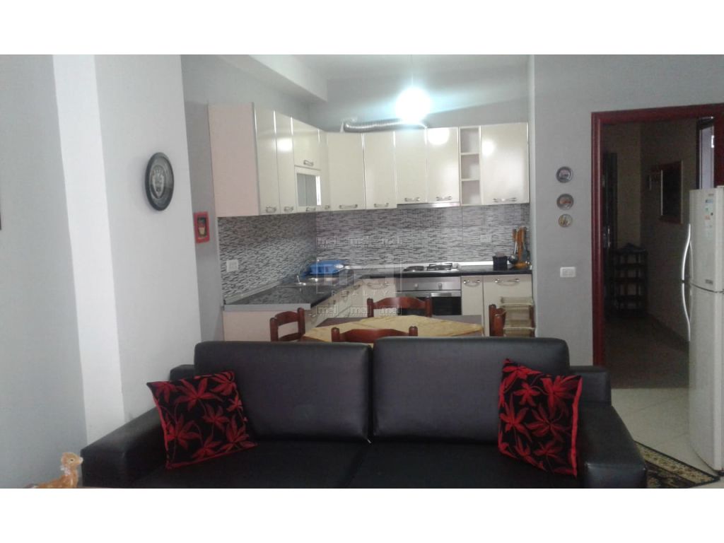 Ne Astir Jepet Me Qira Apartament 1+1.