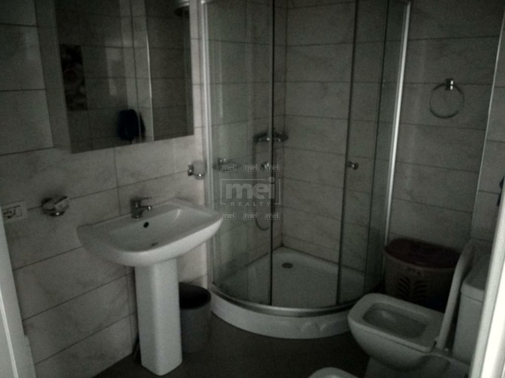 JEPET ME QIRA APARTAMENT 2+1 I MOBILUAR PRANE GLOBE.