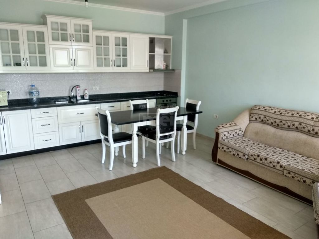 JEPET ME QIRA APARTAMENT 2+1 I MOBILUAR PRANE GLOBE.