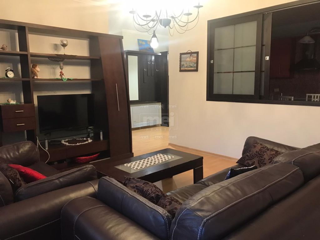 Bllok, Prane LSI, Jepet me Qira Apartament 2+1