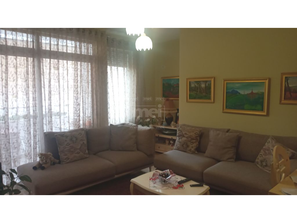 Shitet apartament 2+1 prane Tregut elektrik