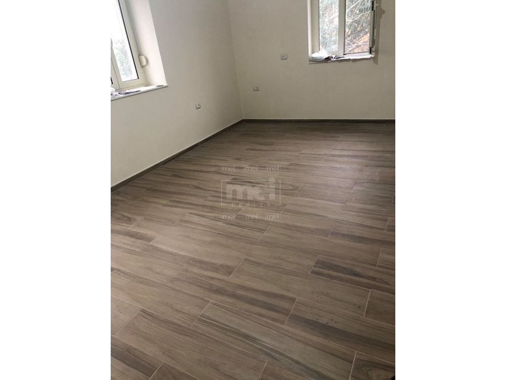 Tek Bulevardi Zogu I Pare Jepet Ambjent Zyre Me Qera