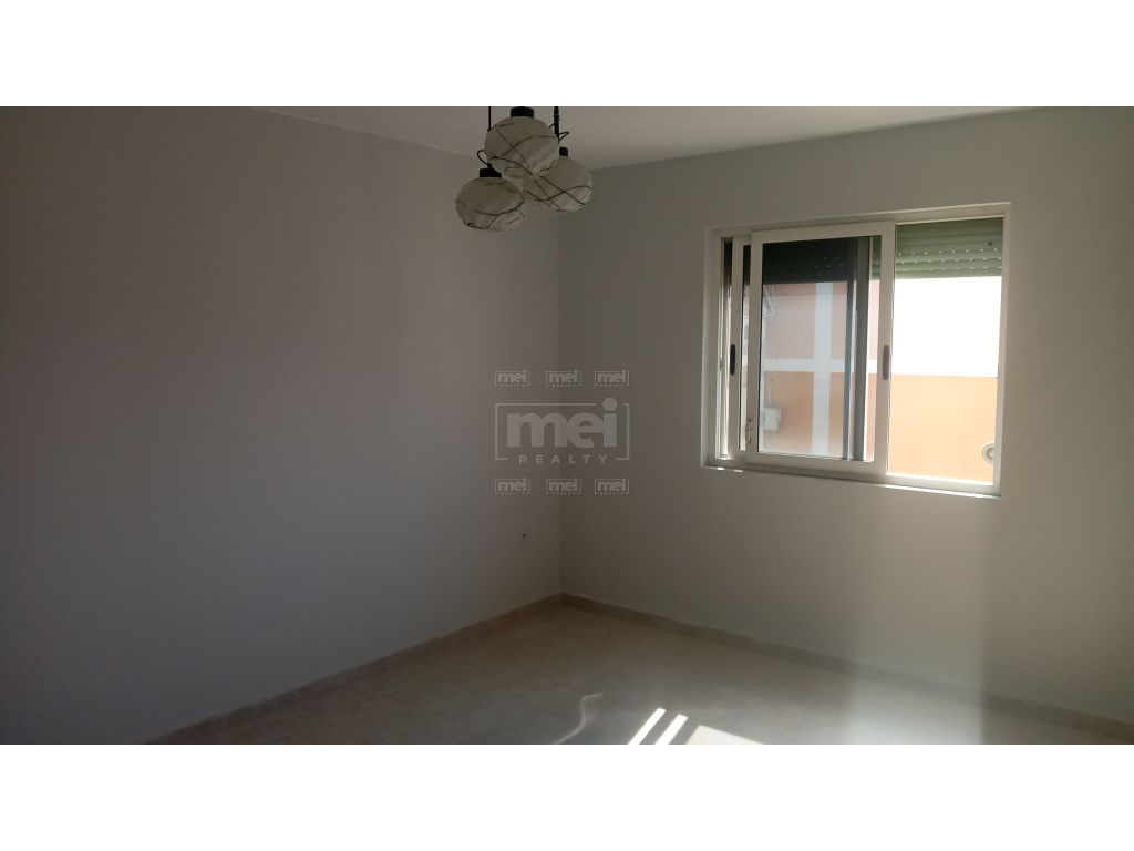 Apartament 2+1 ne shitje ne rrugen Ali Demi