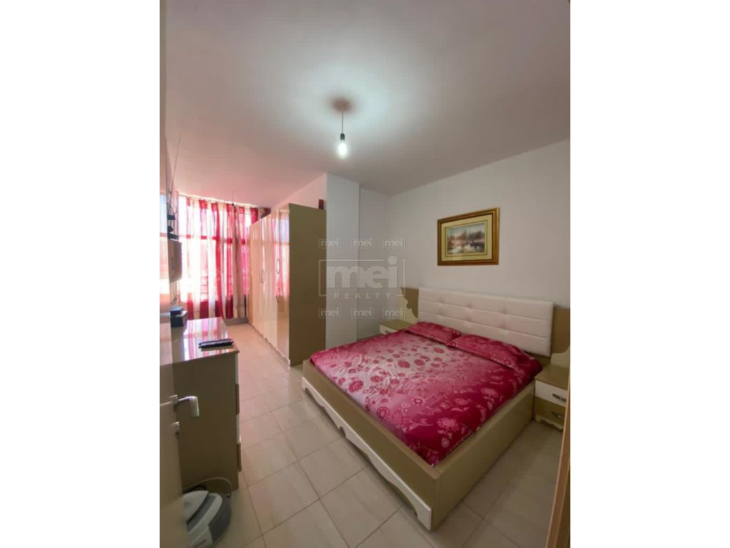 Tek Kodra e Diellit Shitet Apartament 1+1 4