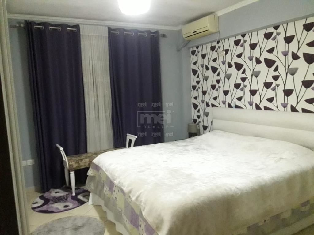 Jepet Me Qira Apartamenti 2+1 Te Casa Italia.