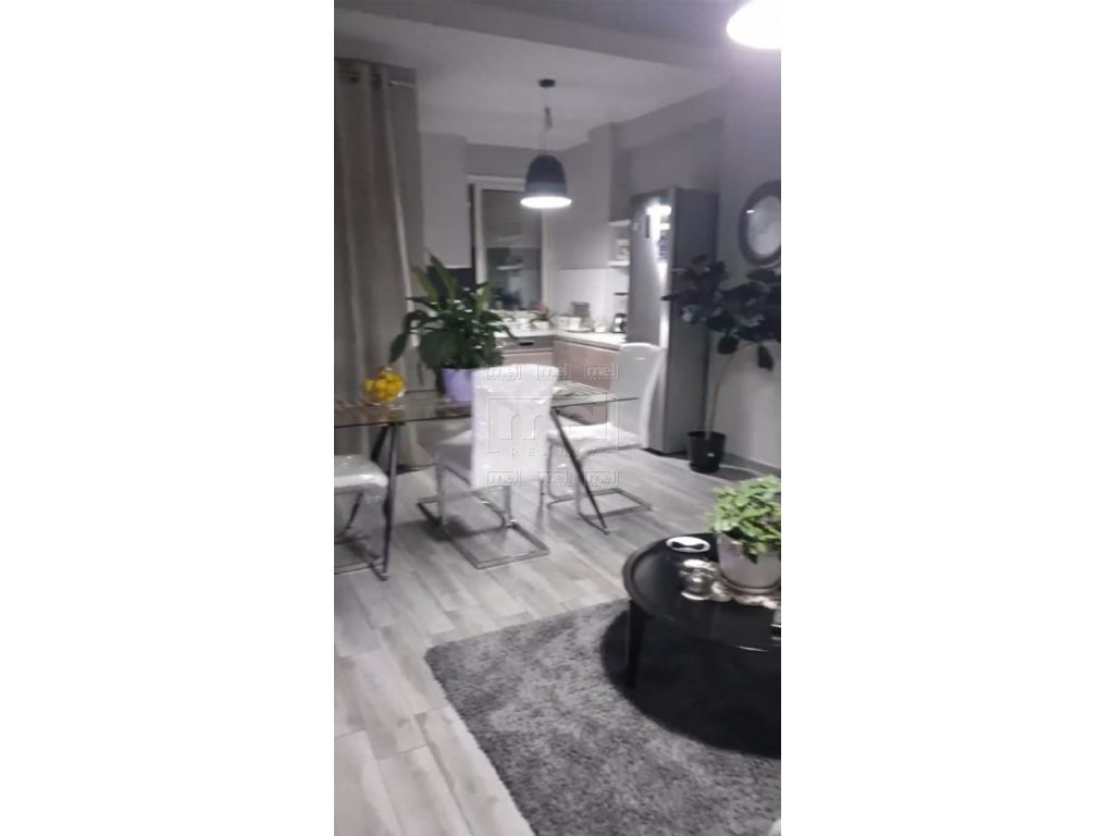 Shitet Apartament 2+1+Verande tek Golden Park 0