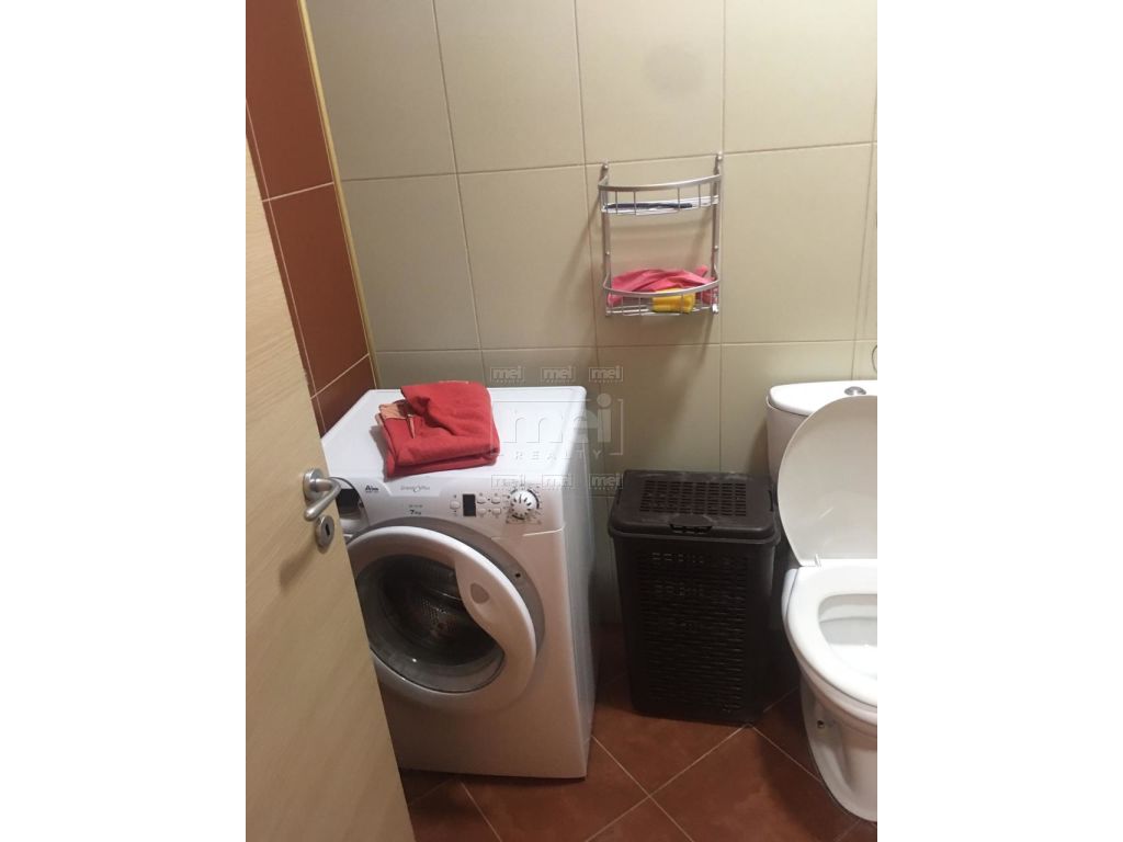 Shitet Apartament 2+1, Tek ProFarma Ne Brryl.