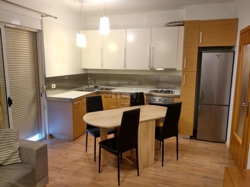 SHITET APARTAMENT 2+1 I PERSHTATUR, I MOBILUAR NE DON BOSKO.