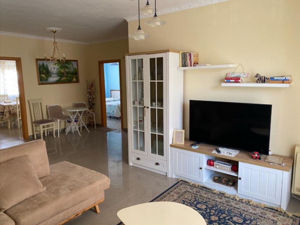 Jepet Me Qira Apartamenti 2+1+2 Tek Garda