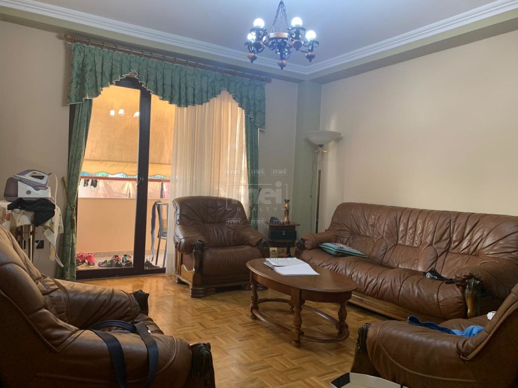 Shitete Super Apartamenti 2+1+2, Ne Bllok