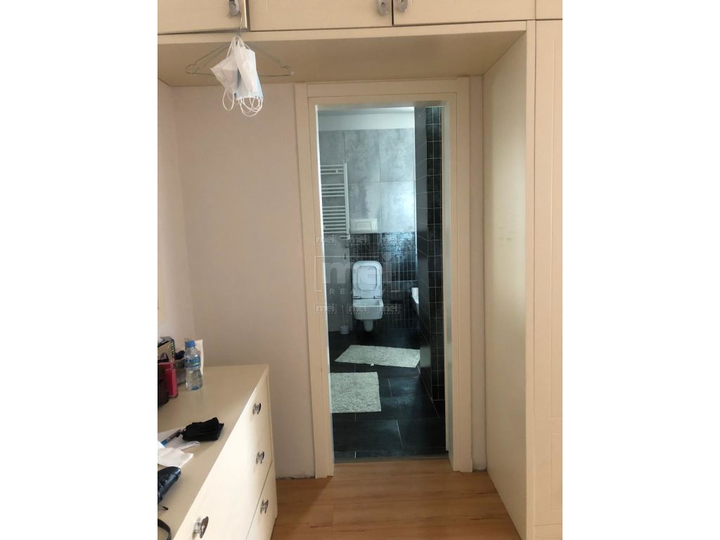 Apartament 3+1 per shitje tek liqeni i Tiranes 24