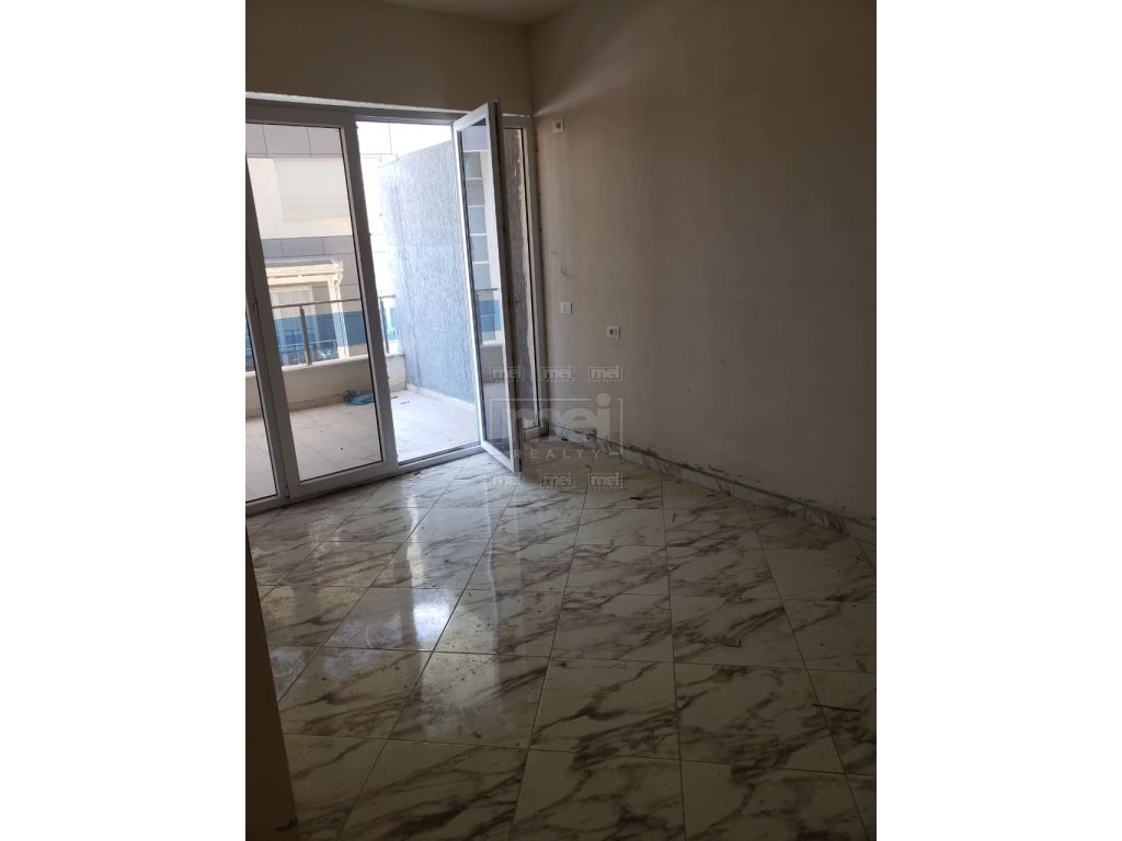 Tek Kopshti Zoologjik Shitet Apartament 2+1