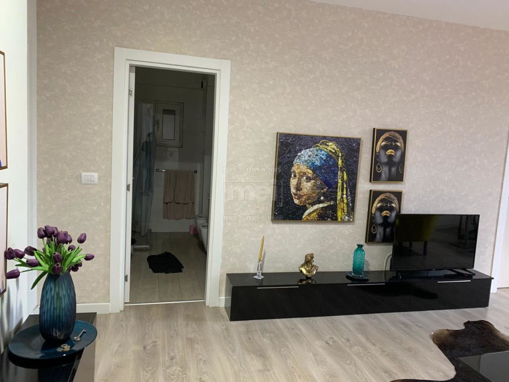 Jepet me qira apartament 2+1 Tek 21 Dhjetori