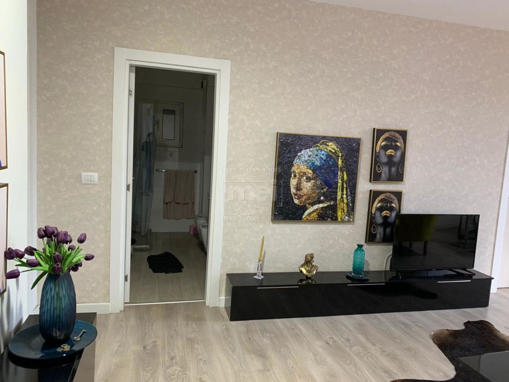 Jepet me qira apartament 2+1 Tek 21 Dhjetori 1