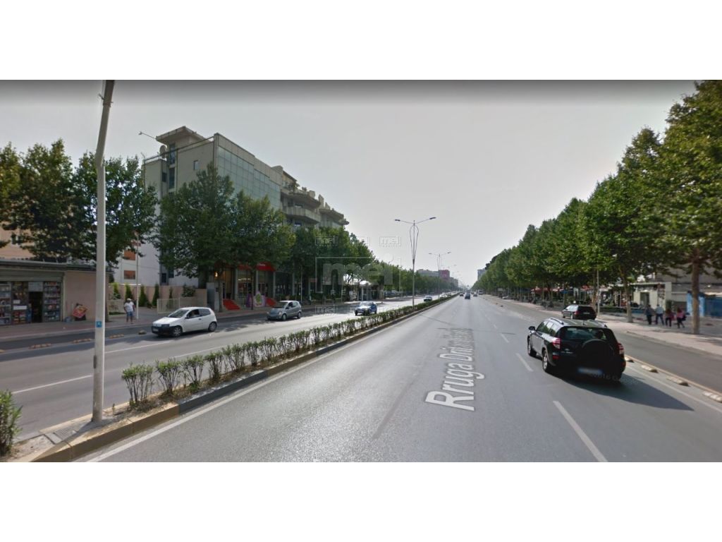 Jepet Apartament me Qira 1+1 Te Pallati i Sportit