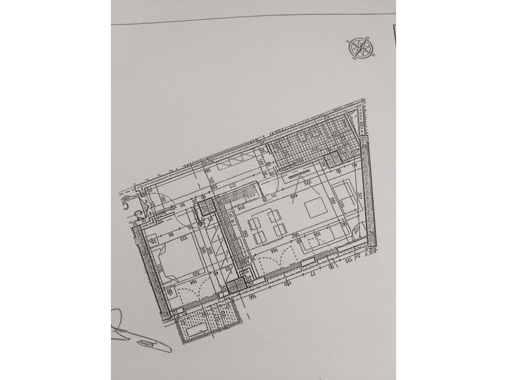 Shiten Opsione Apartamentesh 1+1 Tek Bulevardi I Ri