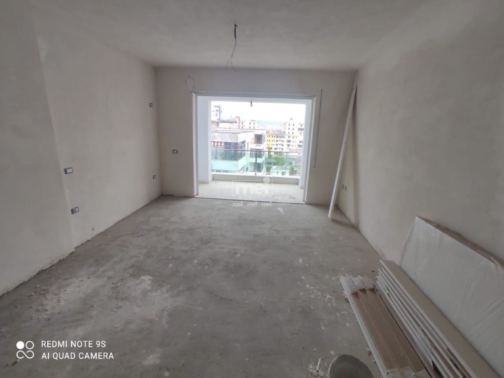 SHITET APARTAMENT 2+1 PRANE HOTEL PALACE, PLAZH