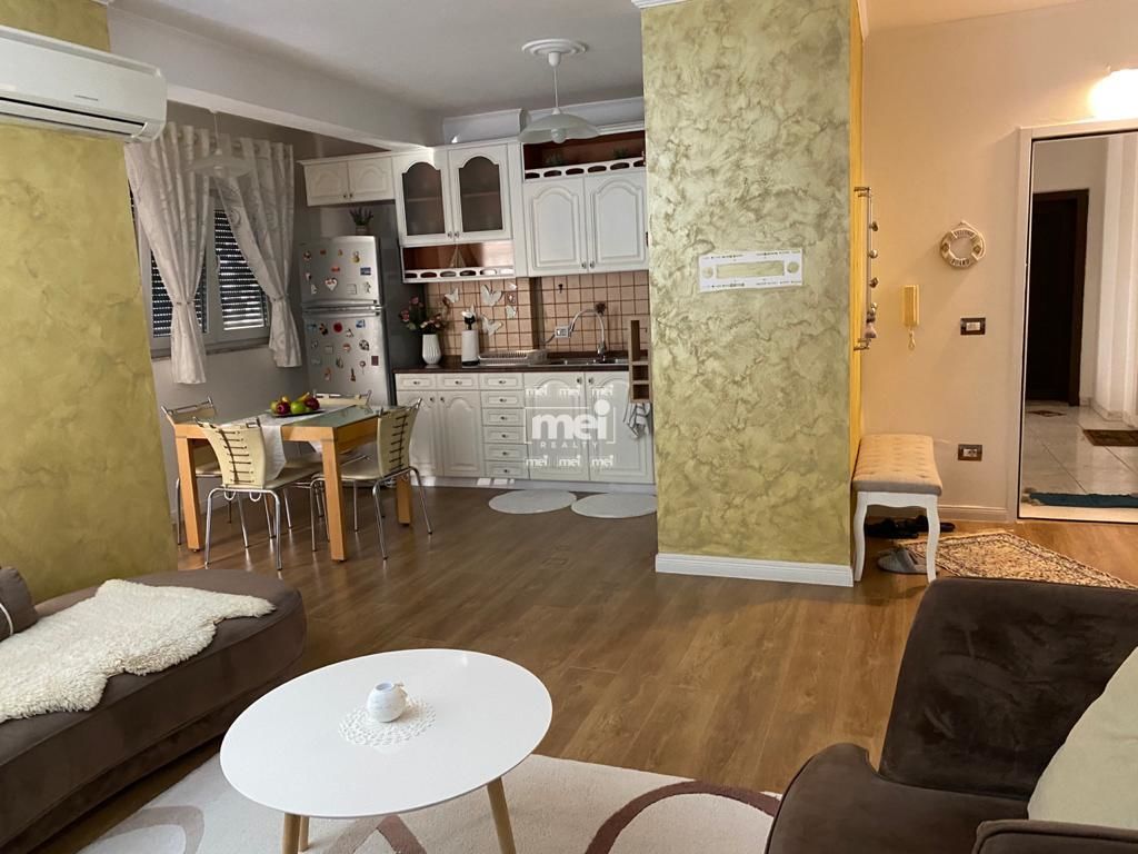 JEPET ME QIRA APARTAMENTI 3+1 PERBALLE PORTIT