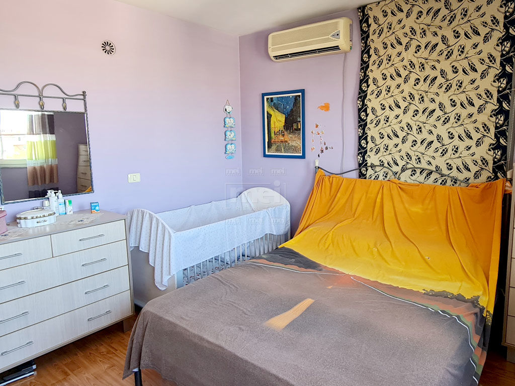 Shitet Apartament 2+1, Tek Medreseja.
