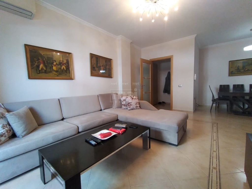 Jepet me qira apartament 2+1+2 Tek Rruga e Sales