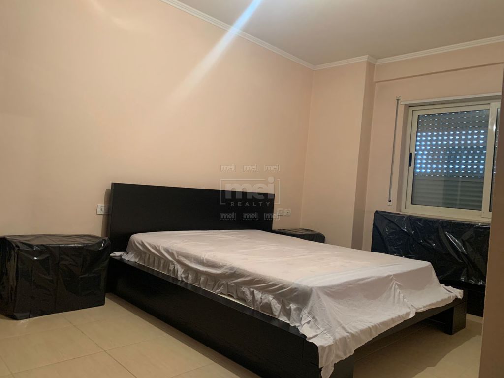 Jepet Me Qira Apartamenti 2+1, Tek Rruga E Kavajes.