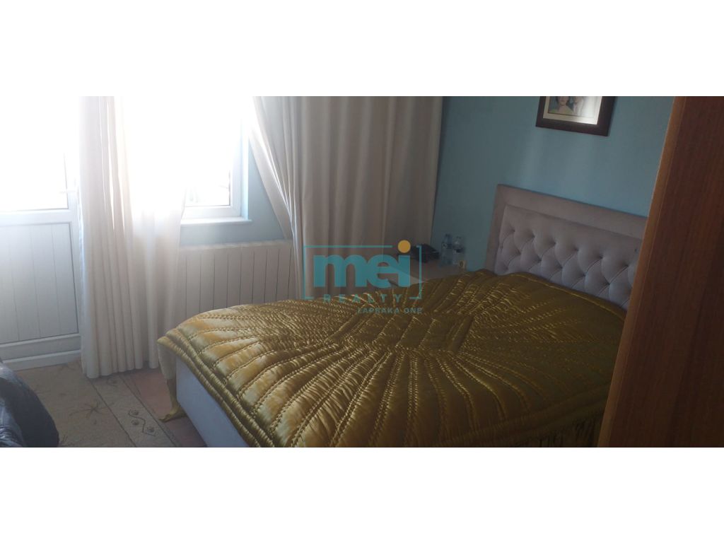 Shitet Apartament 2+1+2 Te Blloku Gintash!