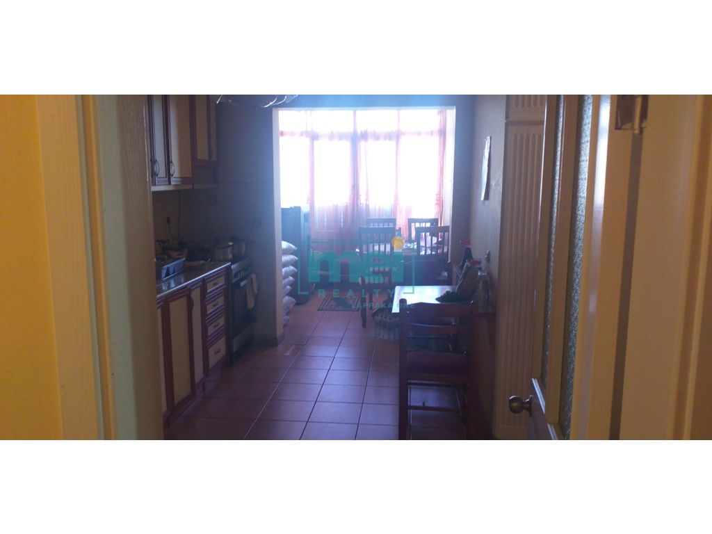 Shitet Apartament 2+1+2 Te Blloku Gintash!