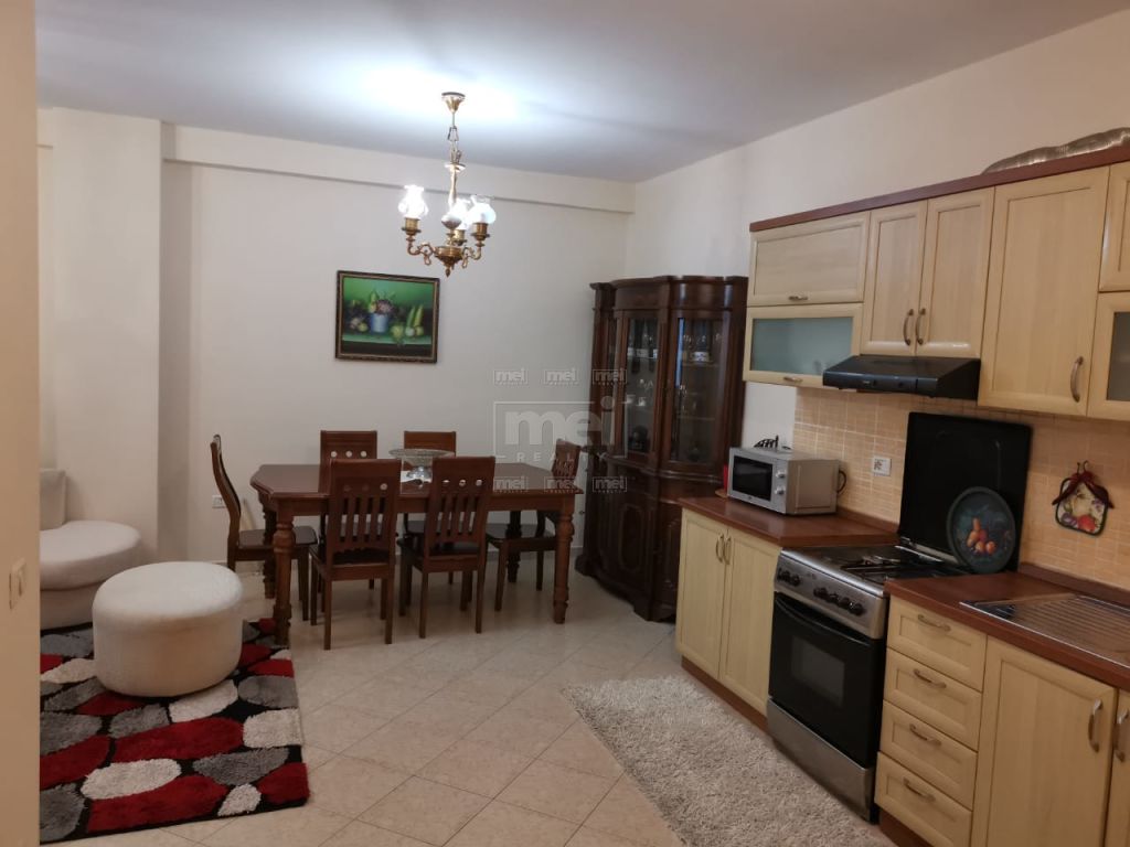 Jepet Me Qira Apartamenti 2+1, Tek Rruga e Kavajes