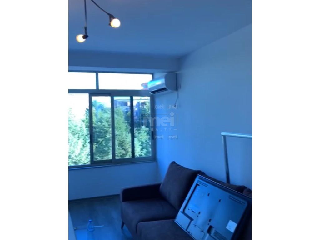 Tek Brryli Shitet Apartament 1+1
