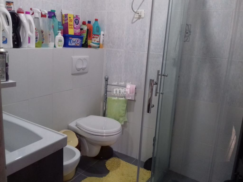 SHITET APARTAMENT 2+1 PRANE PELIKANIT