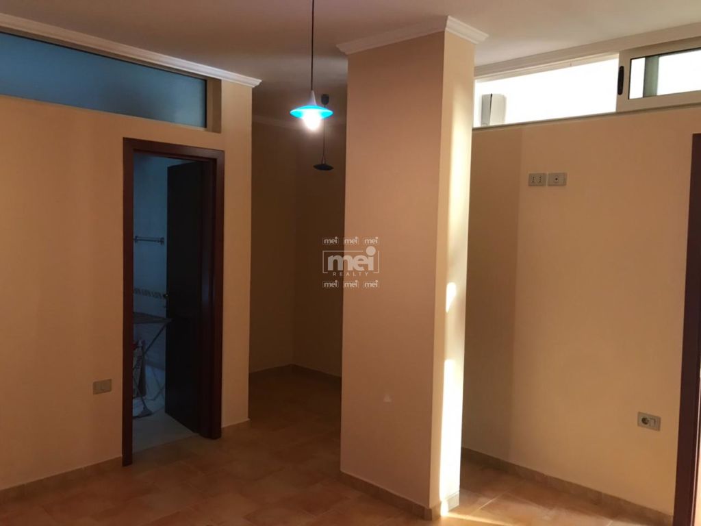 SHITET APARTAMENT 2+1+2 PLAZH ME PAMJE DETI
