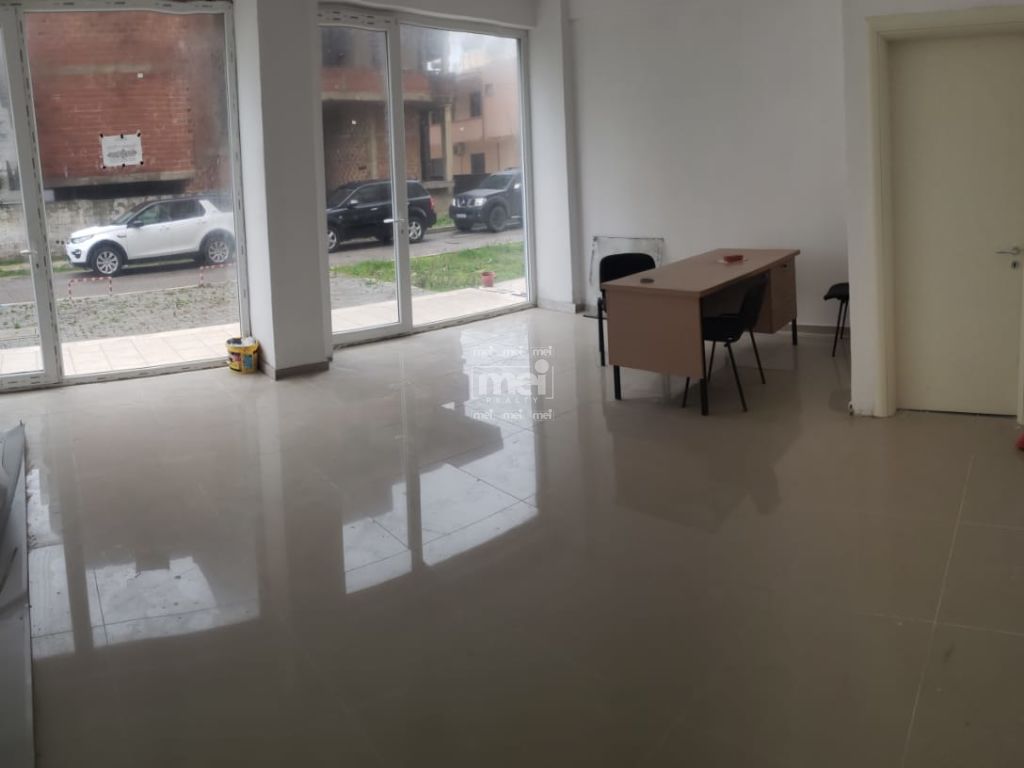 SHITET AMBIENT BIZNESI NE PLAZH ILIRIA