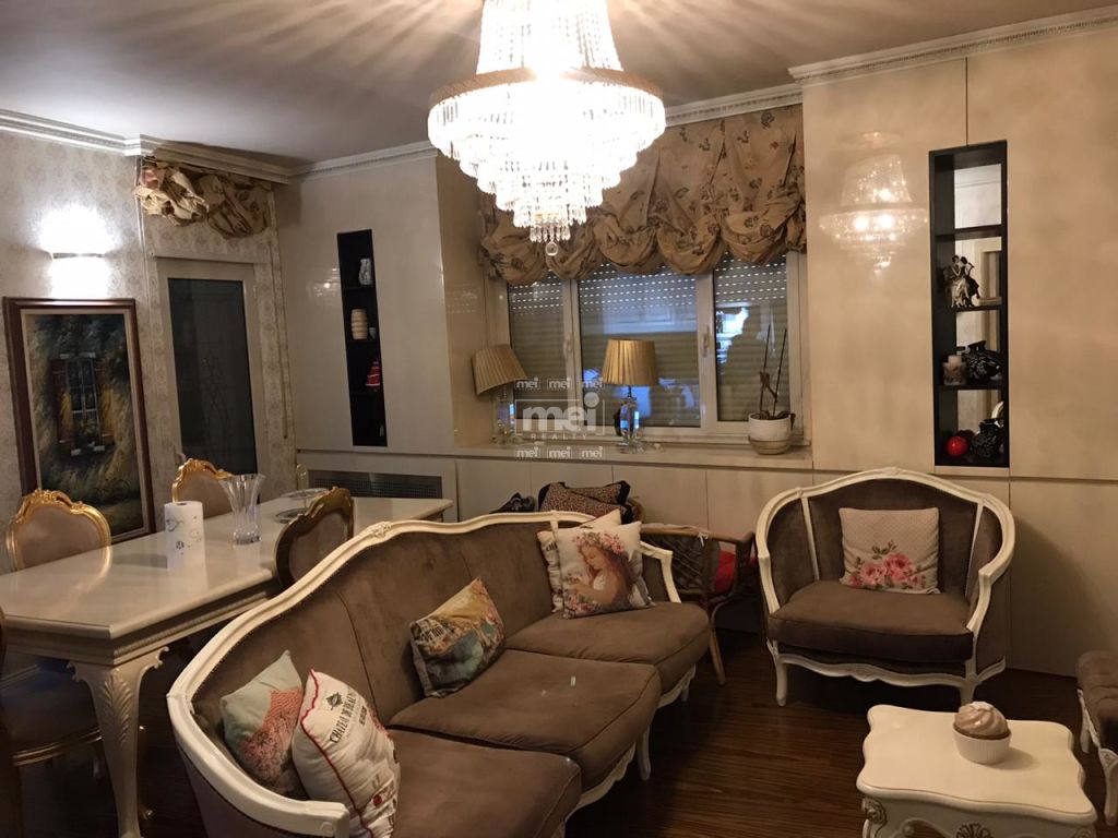 SHITET APARTAMENT 3+1+2 I MOBILUAR TE LAGJIA 11 (TE PRANVERA)