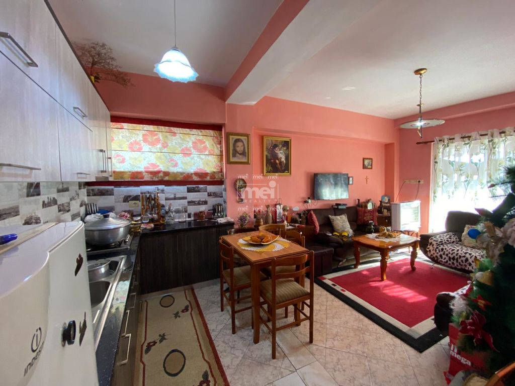 SHITET APARTAMENT TEK STACIONI I TRENIT