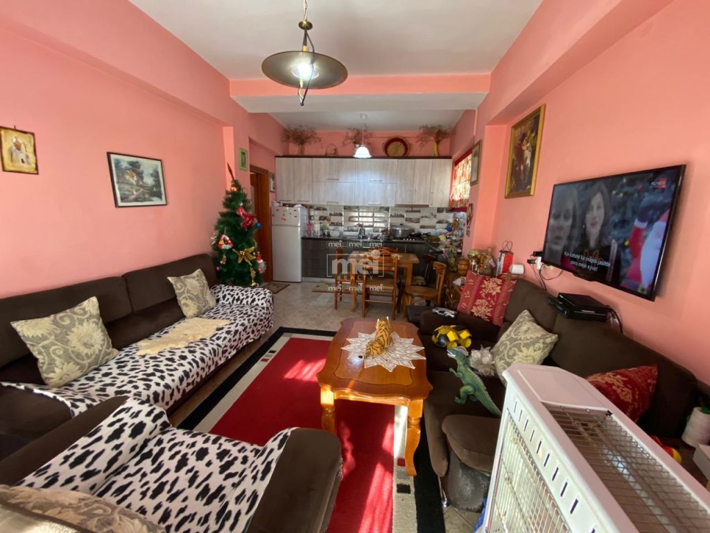 JEPET ME QIRA APARTAMENTI 2+1 TEK STACIONI I TRENIT