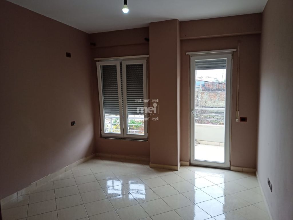 JEPET ME QIRA APARTAMENTI 2+1 TE LAGJIA 7 (SHKOLLA 2 GJELAT)