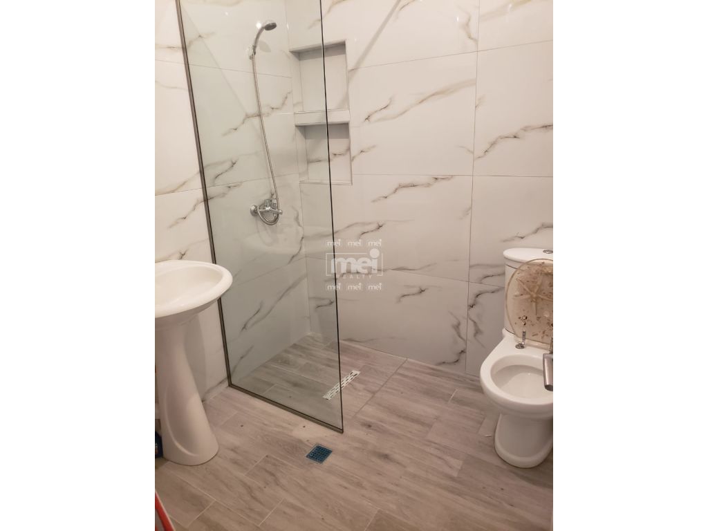 SHITET APARTAMENT 2+1+2 PRANE KAZAZIT