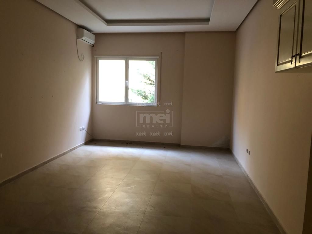 Tek Kodra e Diellit Shitet Apartament 2+1