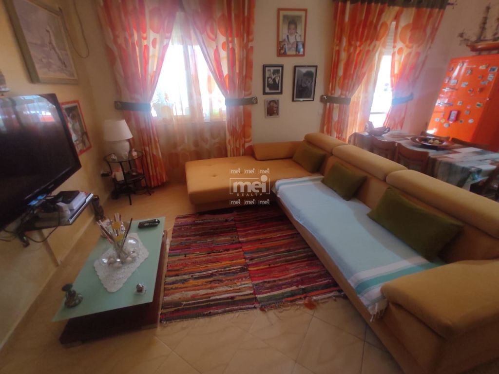 SHITET APARTAMENT 2+1+2+VERANDE DHE GARAZH PRANE STADIUMIT